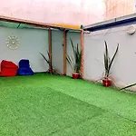 G5 - Amazing 2 Bedrooms With Private Garden.
